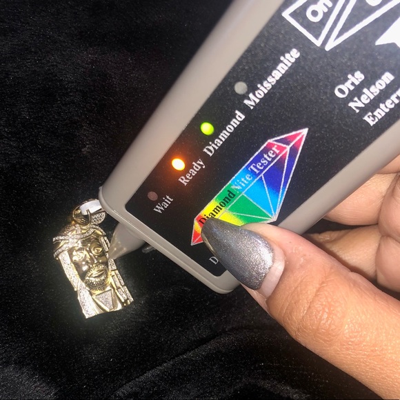 Real diamond Jesus pendant w/10k gold rope chain - Picture 8 of 17